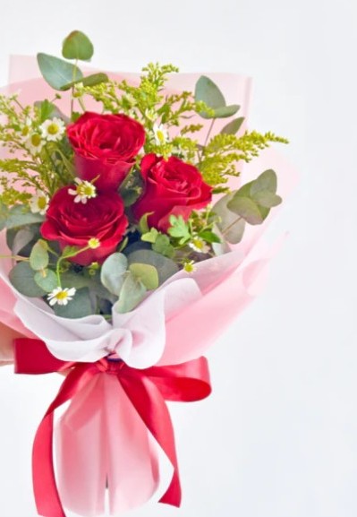 3 Ecuadorian Roses Bouquet