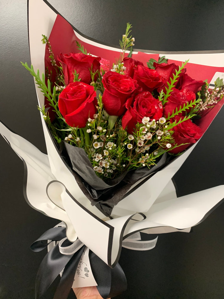 6 Ecuadorian Roses Bouquet